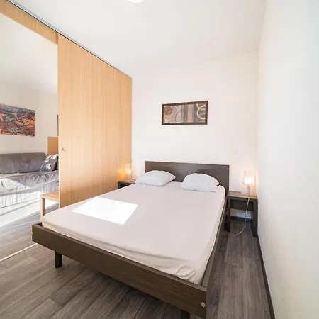 Apartment With Heated Pool *